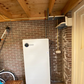 J.J.C. All-in-One 10 kW met 8 zonnepanelen geïnstalleerd in De Rijp